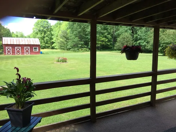 815 Sherwin St NE, Cedar Springs, MI 49319