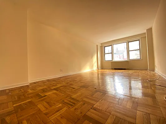 Rented by Bond New York | media 9