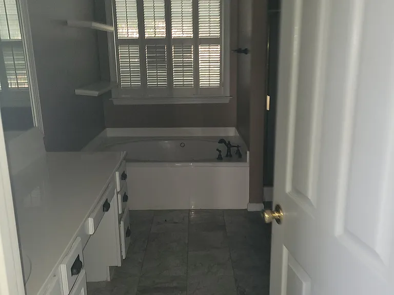 618 Millrun Ct — Photo 11