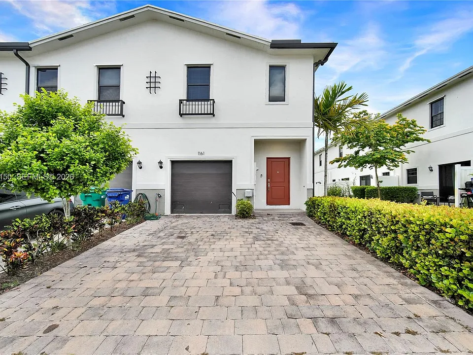 1161 SW 8th Ave