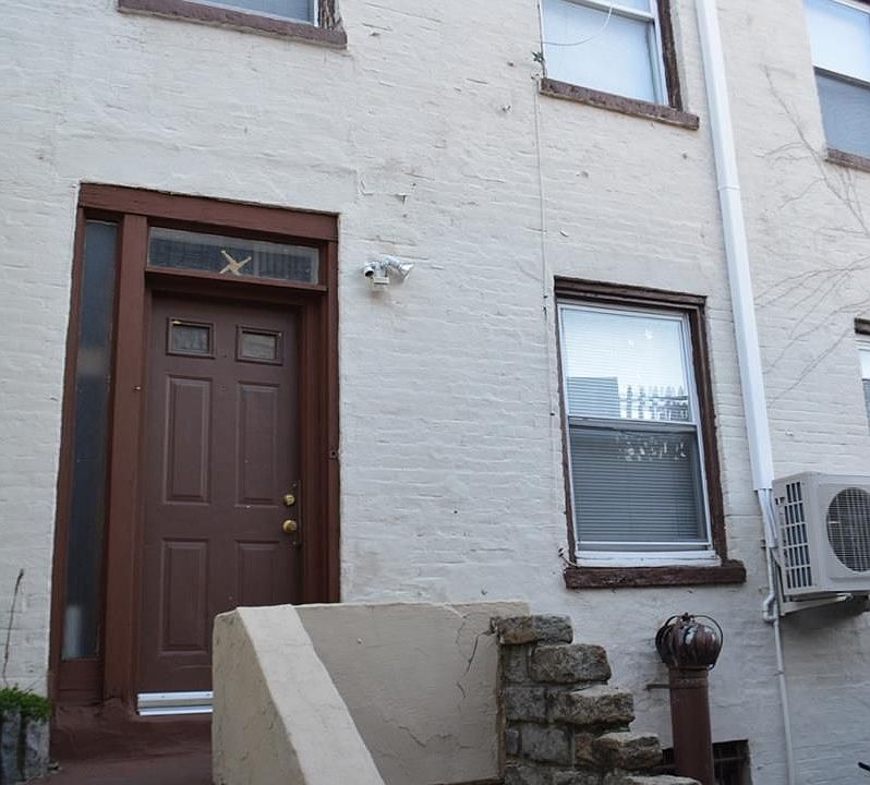 1st image of 5012 Vernon Blvd