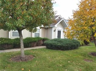 70 Chesterton Ln, Aurora, OH 44202