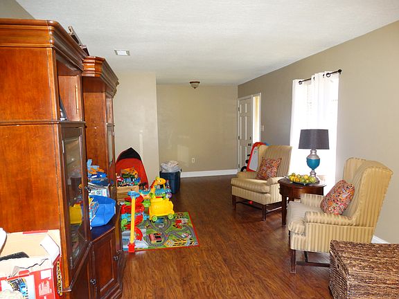 4th image of 2400 Sutton Pl