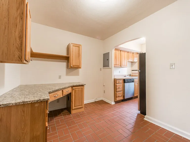 1br Near Uc, Daap & Hospitals | Prime Riddle Road Location — Photo 54