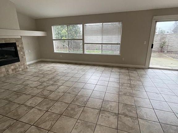 5th image of 4825 Wild Rose Dr