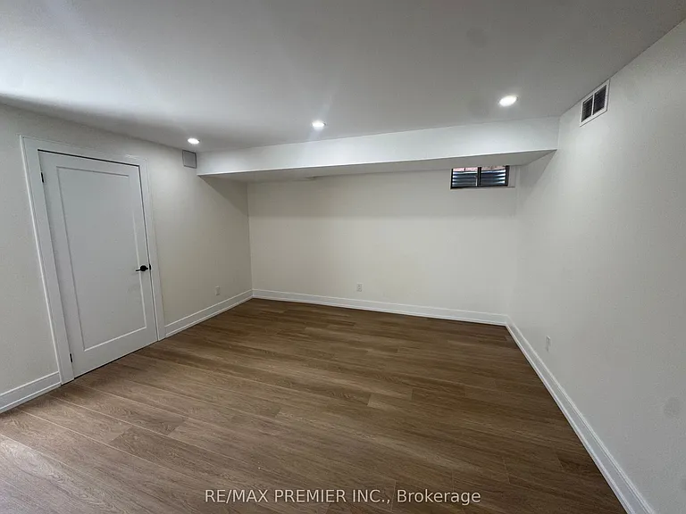 39 Walls Cres — Photo 3