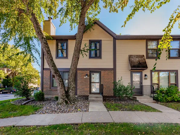 8632 Alpine Dr #A, Urbandale, IA 50322