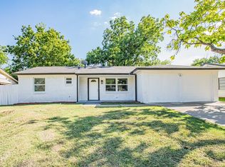 2120 Brookshire St, Arlington, TX 76010