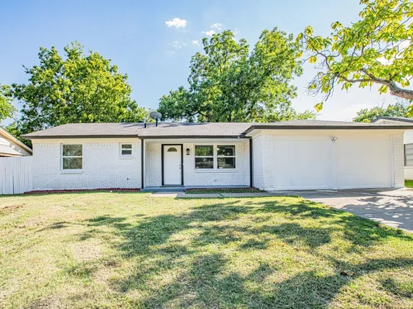 2120 Brookshire St, Arlington, TX 76010