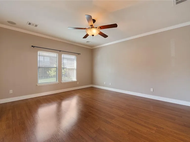 3800 Vonnegut Ct — Photo 16