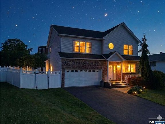 2nd image of 6 Lamring Dr