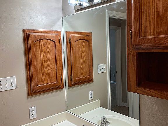 3rd image of 2105 Aruba Dr APT 1