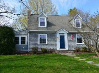 8 Kenton Ave, Rumford, RI 02916