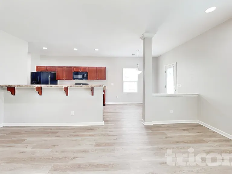 1195 Thanet St SW — Photo 4
