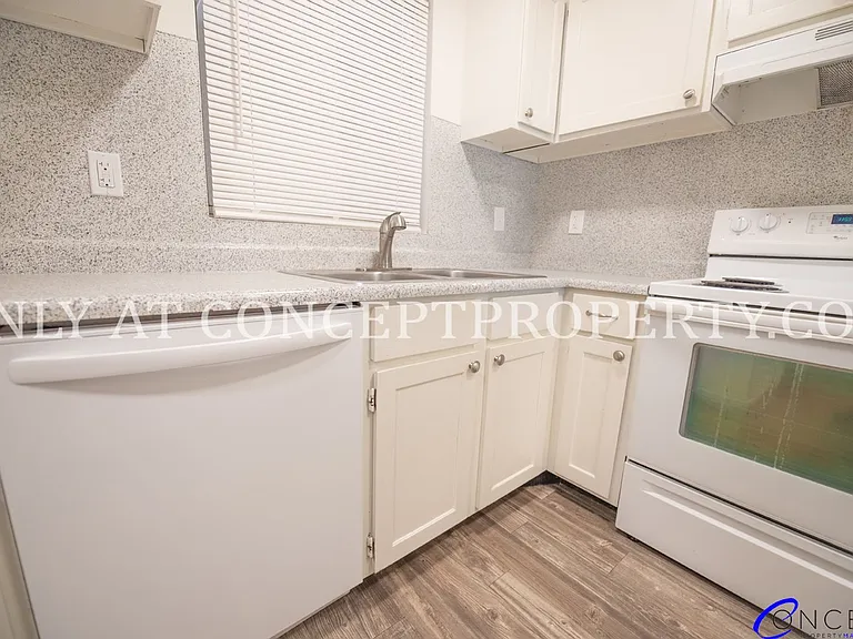 Foothill Terrace — Photo 172