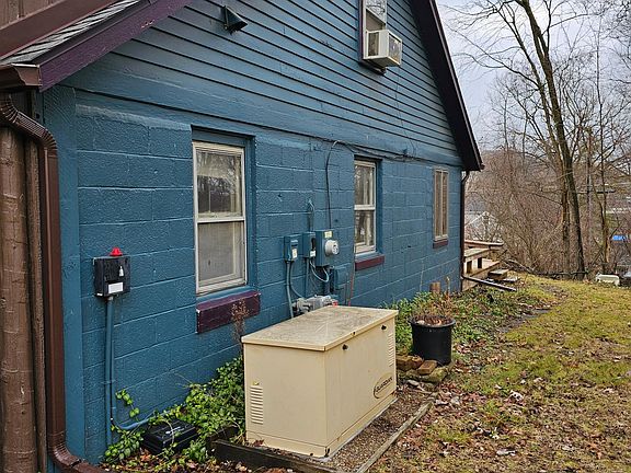 3rd image of 14044 Ridgemont St