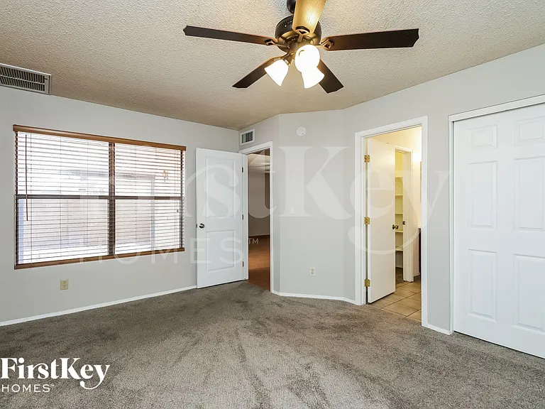 6410 W Townley Ave — Photo 12
