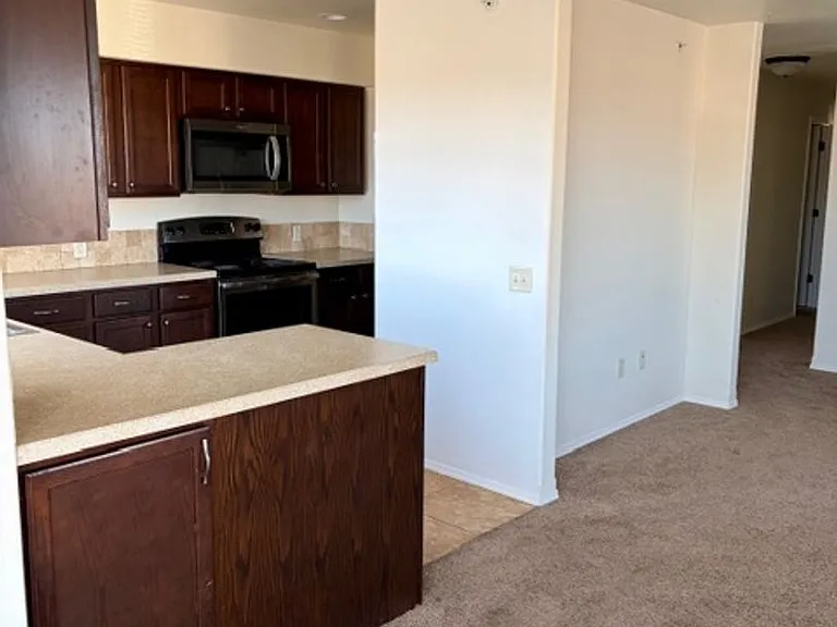 5625 Saxon Way #F — Photo 27