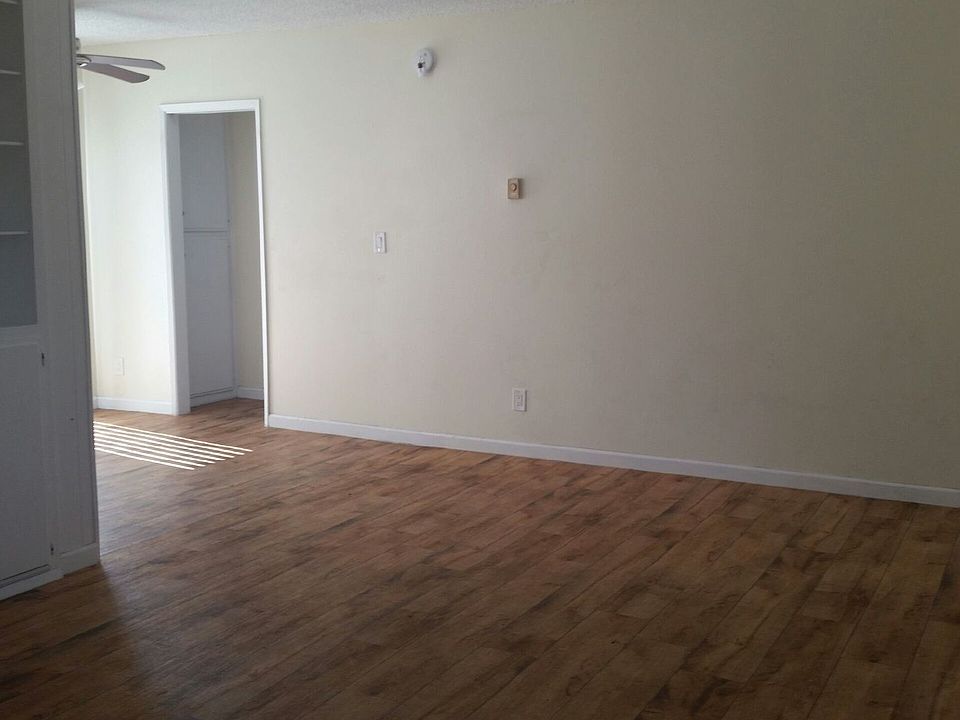 2nd image of 4330 53rd St APT 4