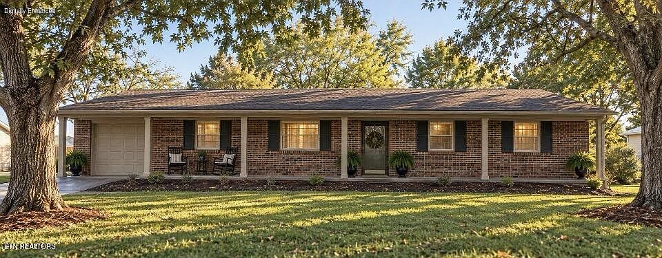 1st image of 1370 Russell Ln