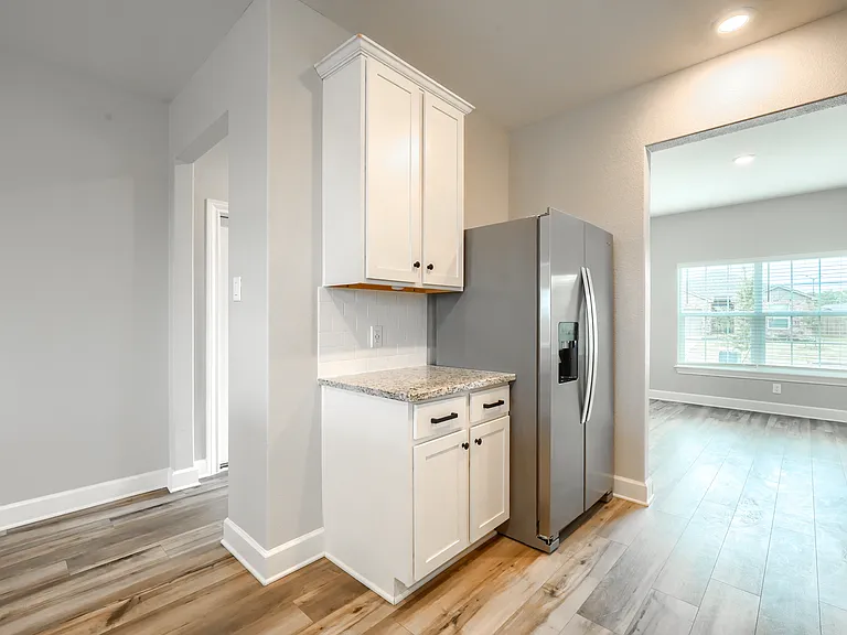 909 Emerson Dr — Photo 12