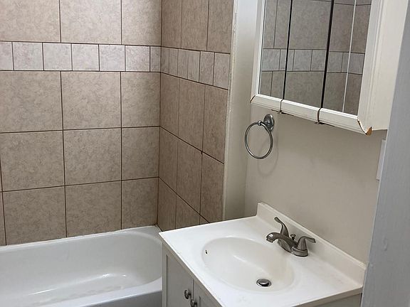4th image of 539 W 6th St APT 2