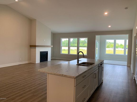 4th image of 4716 Dune Grass Ln #51