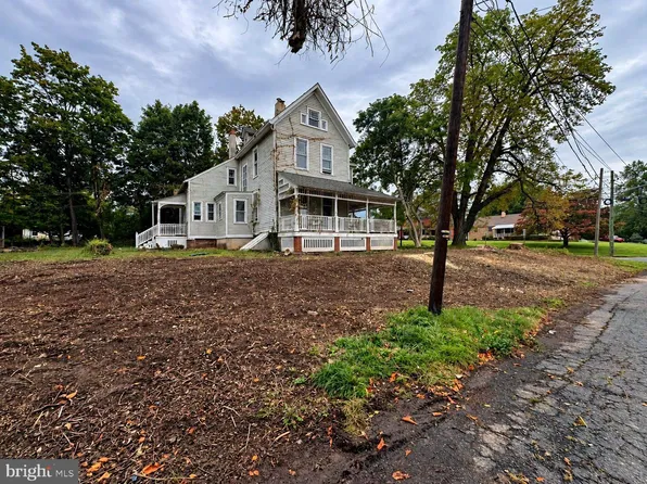 525 Grand Ave, Ewing, NJ 08628