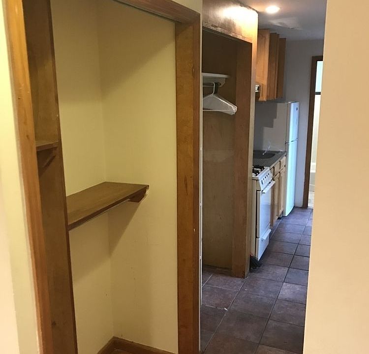 2nd image of 126 E 7th St #2BB