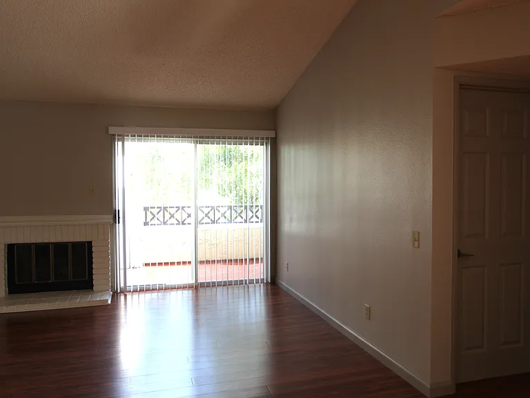 2001 Lakeridge Cir #203 — Photo 12