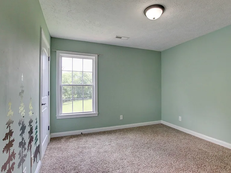 716 Cavalier Dr — Photo 60