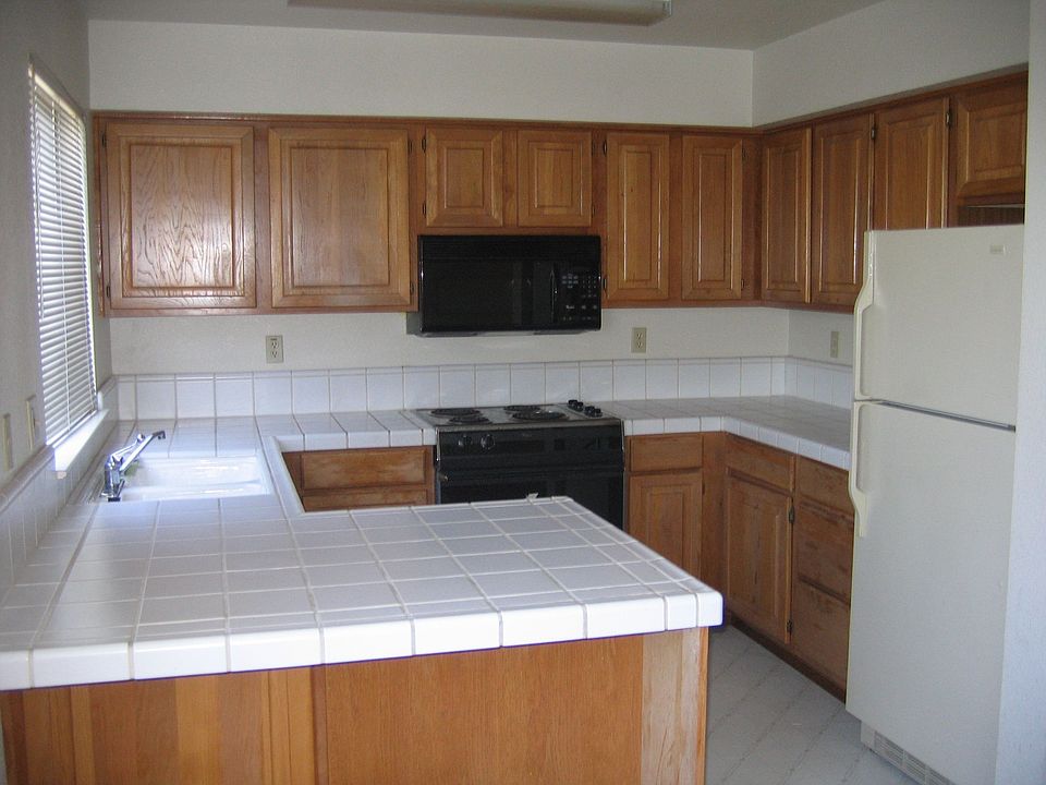 2nd image of 15787 Maubert Ave