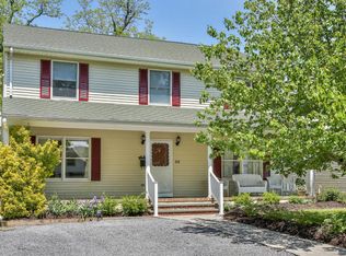 22 Colonial Ct, Fair Haven, NJ 07704