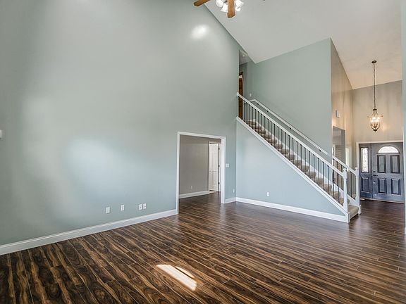 3rd image of 1103 Waterstone Dr
