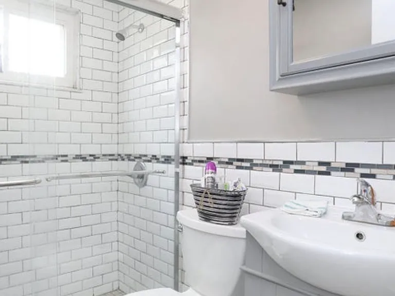 162 Woodbine Ave #1 — Photo 16