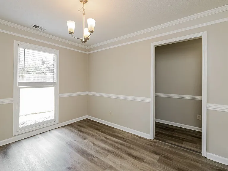 488 Mysen Dr — Photo 6
