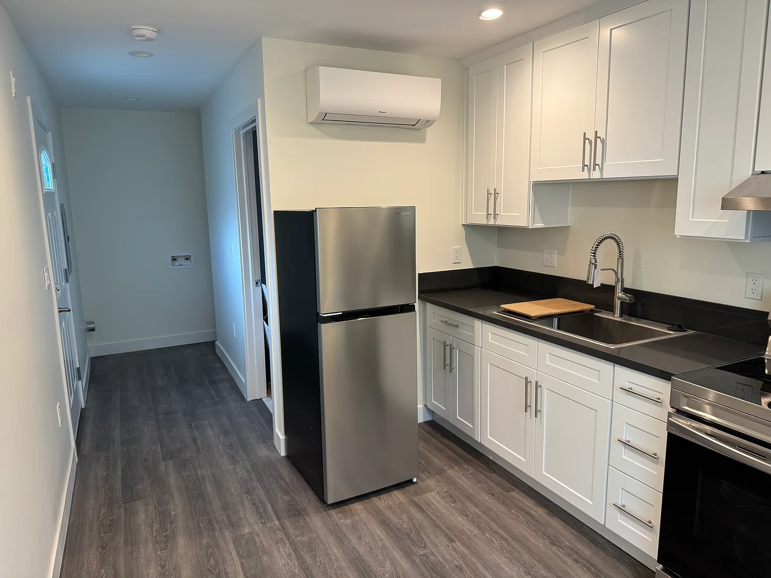 Studio, 208 sqft, $1,650 — Photo 2