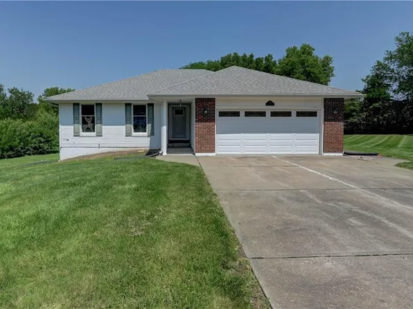 30 Woodson Ave, Camden Point, MO 64018