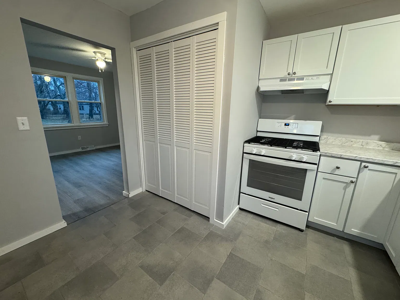1 bed, 650 sqft, $1,000 — Photo 3