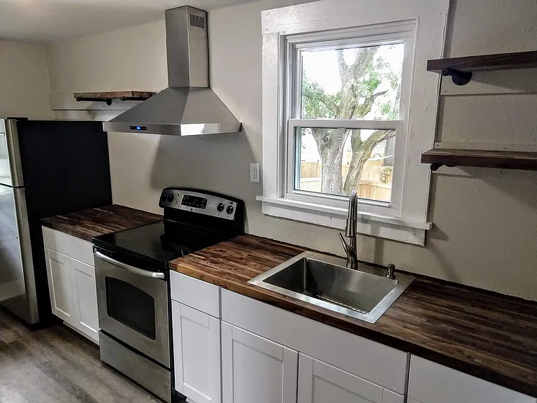 205 N M St — Photo 9