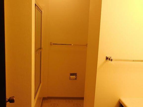 2nd image of 820 4th St APT 311