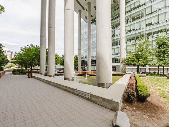 4th image of 1618 Quebec St #1821
