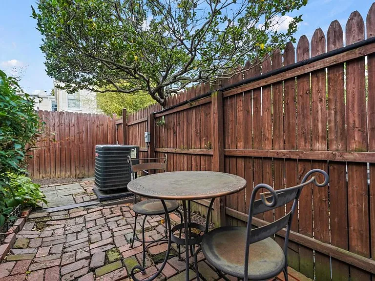 308 Millers Ct NE — Photo 20