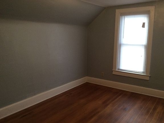 4th image of 599 Charles Ave