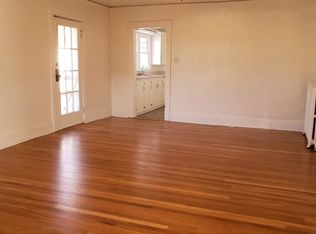 924 6th St NW, Albuquerque, NM 87102