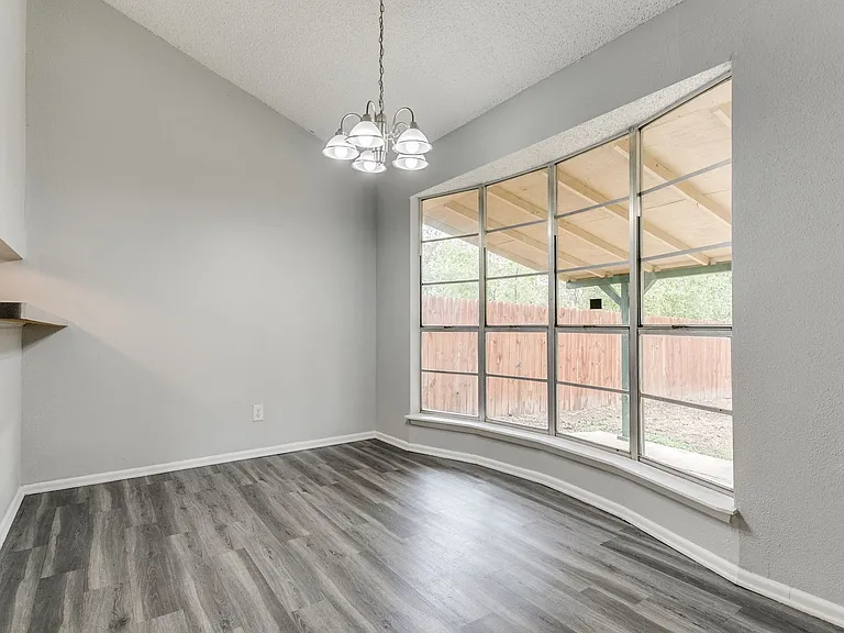 13226 Chesterton Dr — Photo 9