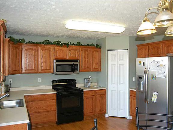 3rd image of 114 Alderwood Dr