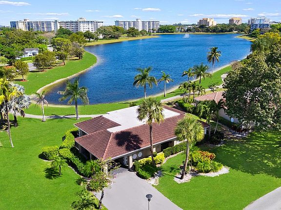 2nd image of 3015 N Palm Aire Drive #3015