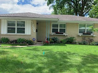 7104 Beechwood Dr, Urbandale, IA 50322