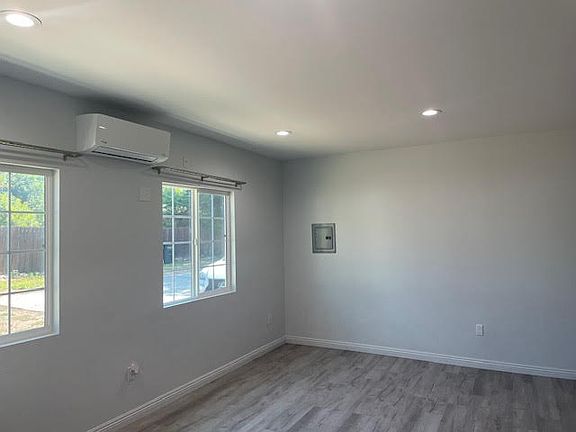 2nd image of 10427 De Soto Ave